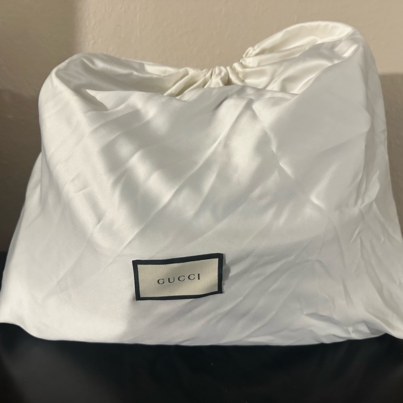 Gucci travel bag! Great condition 10/10 - Picture 7 of 7